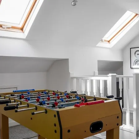 Redcar, Sea Side, Teesport, Contractors, Games Apartment *